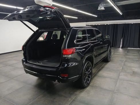 Used 2022 Jeep Grand Cherokee Laredo X RWD image 38