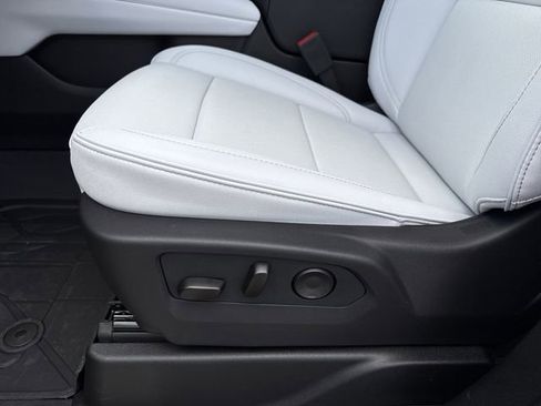 New 2026 Chevrolet Suburban Premier image 11