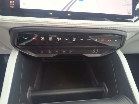 New 2026 Jeep Cherokee Overland w/ Trailer Tow Group image 19