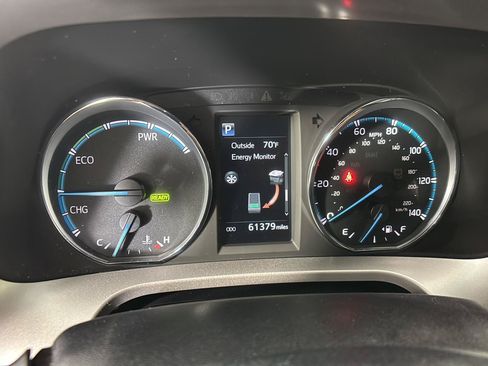 Used 2016 Toyota RAV4 XLE AWD/4WD image 3