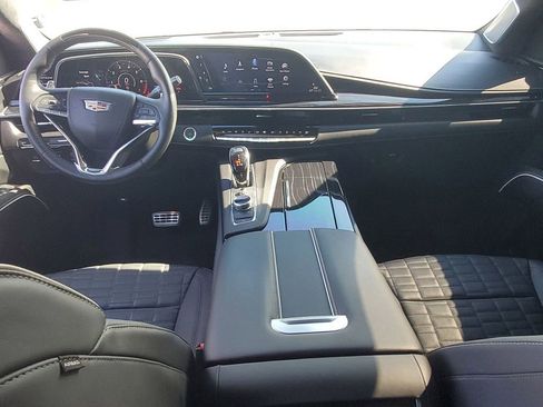Used 2024 Cadillac Escalade ESV V image 24