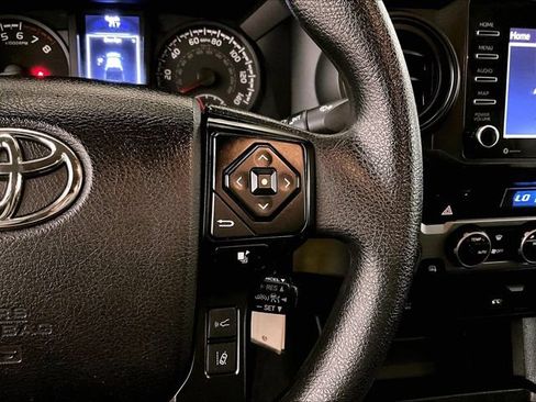 Used 2022 Toyota Tacoma SR AWD/4WD image 18