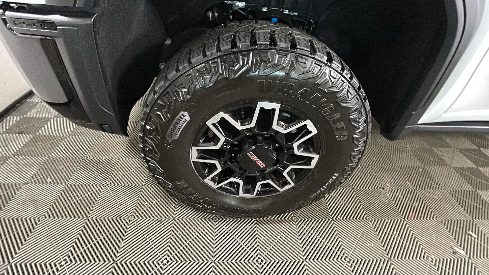 Used 2026 GMC Sierra 2500 AT4X AWD/4WD image 11