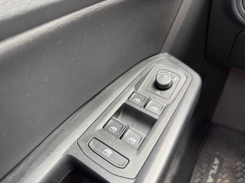 Used 2019 Volkswagen Atlas SE FWD image 26
