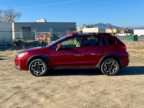 Used 2016 Subaru Crosstrek 2.0i Premium w/ Moonroof Package image 2
