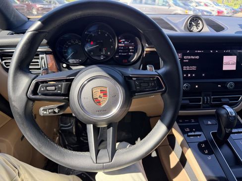 Used 2024 Porsche Macan AWD/4WD image 12