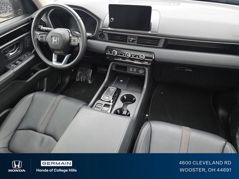 Used 2024 Honda Pilot Touring image 23