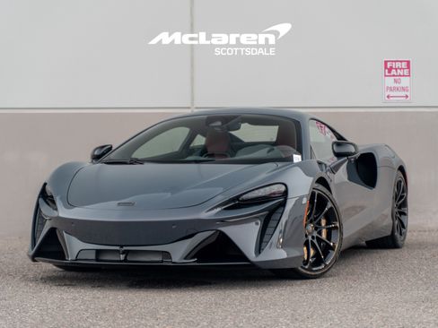 New 2026 McLaren Artura image 2