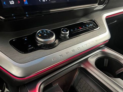 Used 2025 Ford Expedition Max Platinum image 39