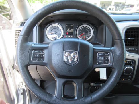 Used 2019 RAM 1500 Classic SLT AWD/4WD image 23