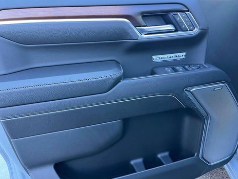 New 2025 GMC Sierra 1500 Denali image 17