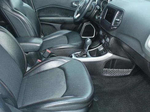 Used 2019 Jeep Compass Latitude w/ Popular Equipment Group image 3