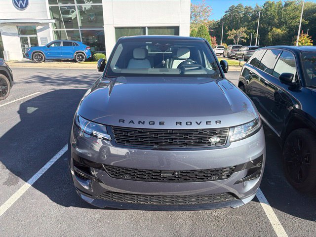 Used 2025 Land Rover Range Rover Sport Dynamic SE AWD/4WD image 3