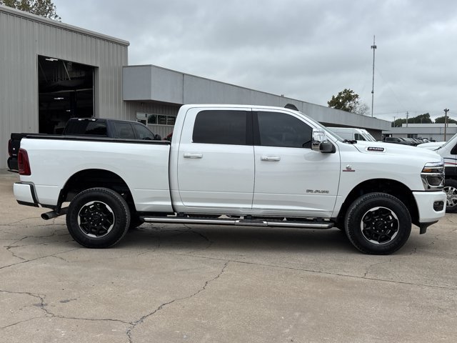 Used 2025 RAM 2500 Laramie AWD/4WD image 2