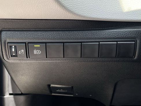 Used 2025 Toyota Corolla LE w/ LE Premium Package FWD image 20