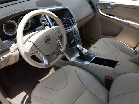 Used 2013 Volvo XC60 3.2 Premier Plus FWD image 12