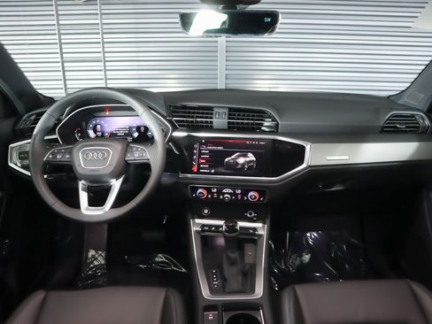 New 2025 Audi Q3 2.0T Premium image 10