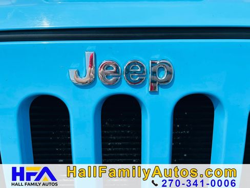 Used 2018 Jeep Wrangler Unlimited Sport w/ Connectivity Group AWD/4WD image 29