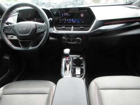 Certified 2025 Chevrolet Trax RS w/ Driver Confidence Package FWD image 16