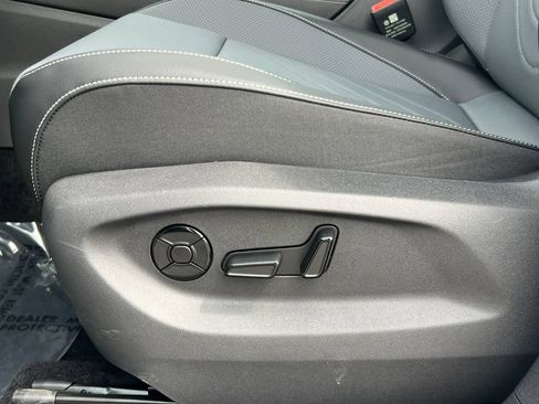 New 2026 Volkswagen Tiguan SE R-Line AWD/4WD image 12