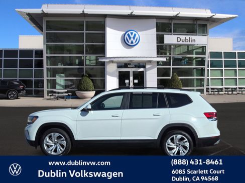Used 2023 Volkswagen Atlas SE w/ Panoramic Sunroof Package FWD image 7
