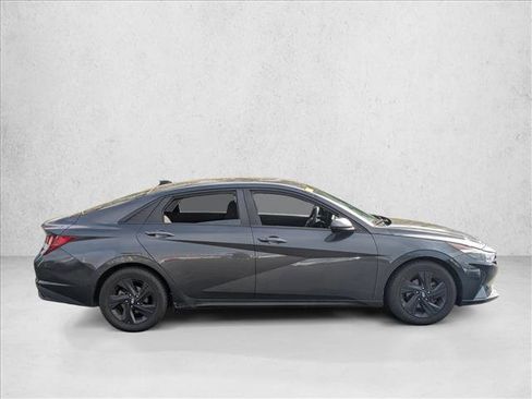 Used 2021 Hyundai Elantra SEL FWD image 4