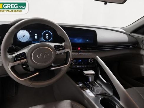 Used 2023 Hyundai Elantra SEL w/ Convenience Package FWD image 15