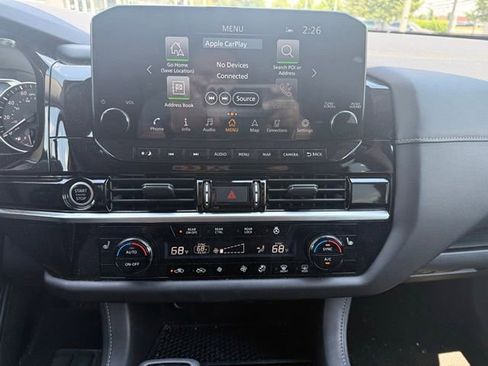 Used 2022 Nissan Pathfinder SL w/ Lighting Package (N92) AWD/4WD image 10