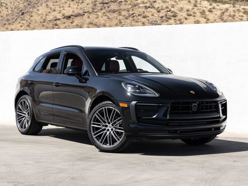 New 2026 Porsche Macan AWD/4WD image 9