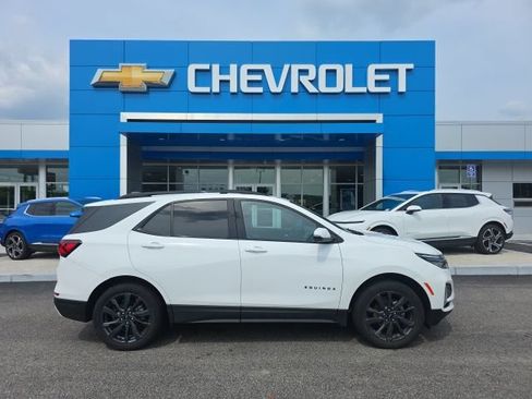 Used 2024 Chevrolet Equinox RS AWD/4WD image 2