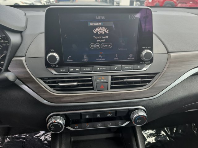 Used 2025 Nissan Altima 2.5 SV FWD image 18