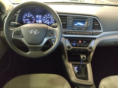 Used 2017 Hyundai Elantra SE FWD image 22