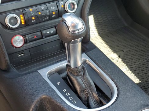 Used 2021 Ford Mustang Coupe image 28