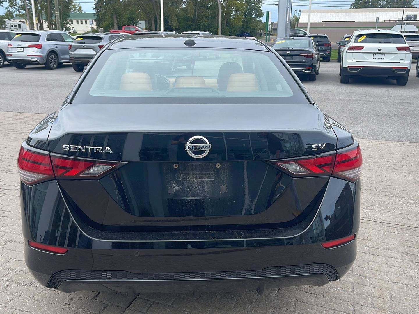Used 2020 Nissan Sentra SV w/ SV Premium Package FWD image 5