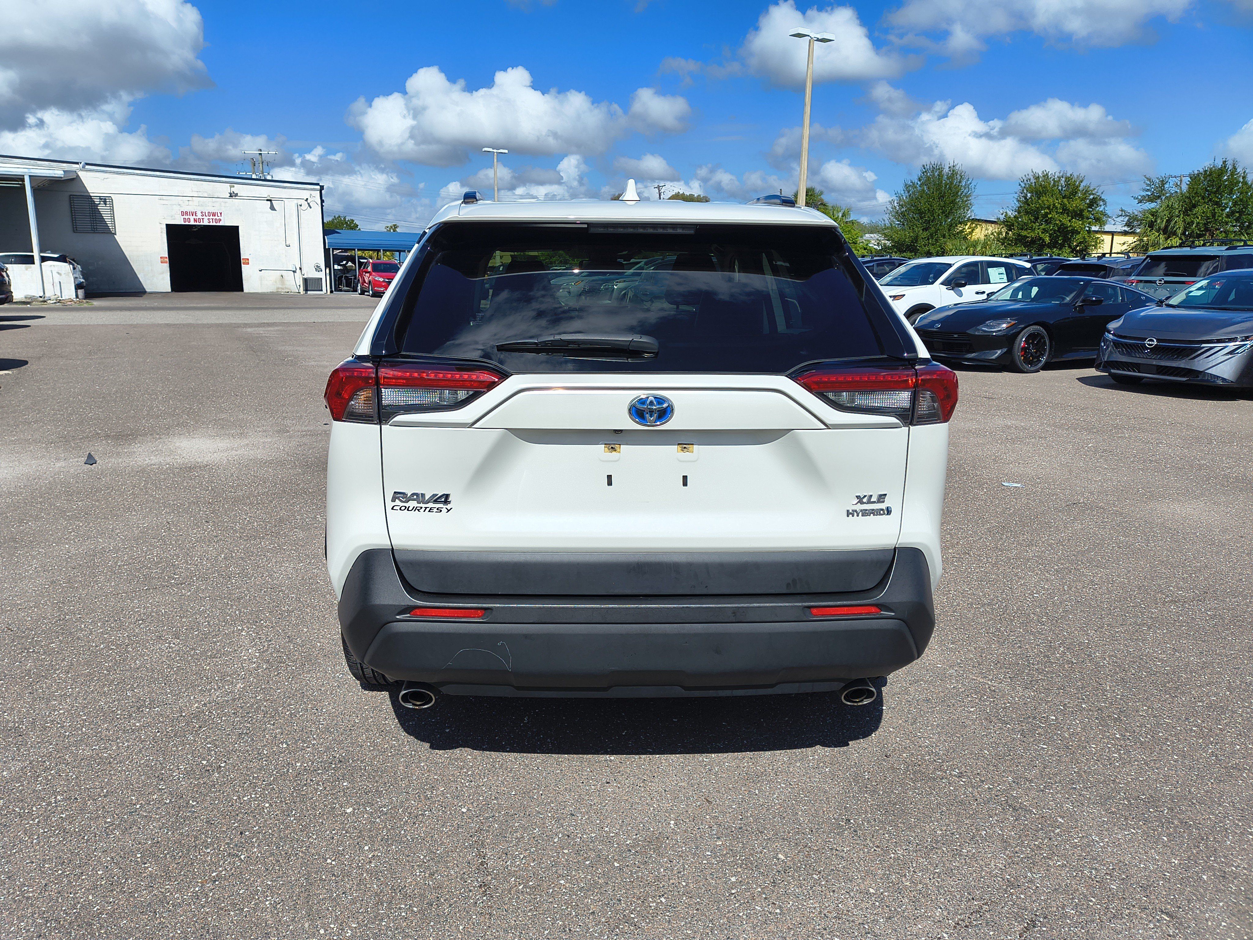 Used 2021 Toyota RAV4 XLE Premium AWD/4WD image 5