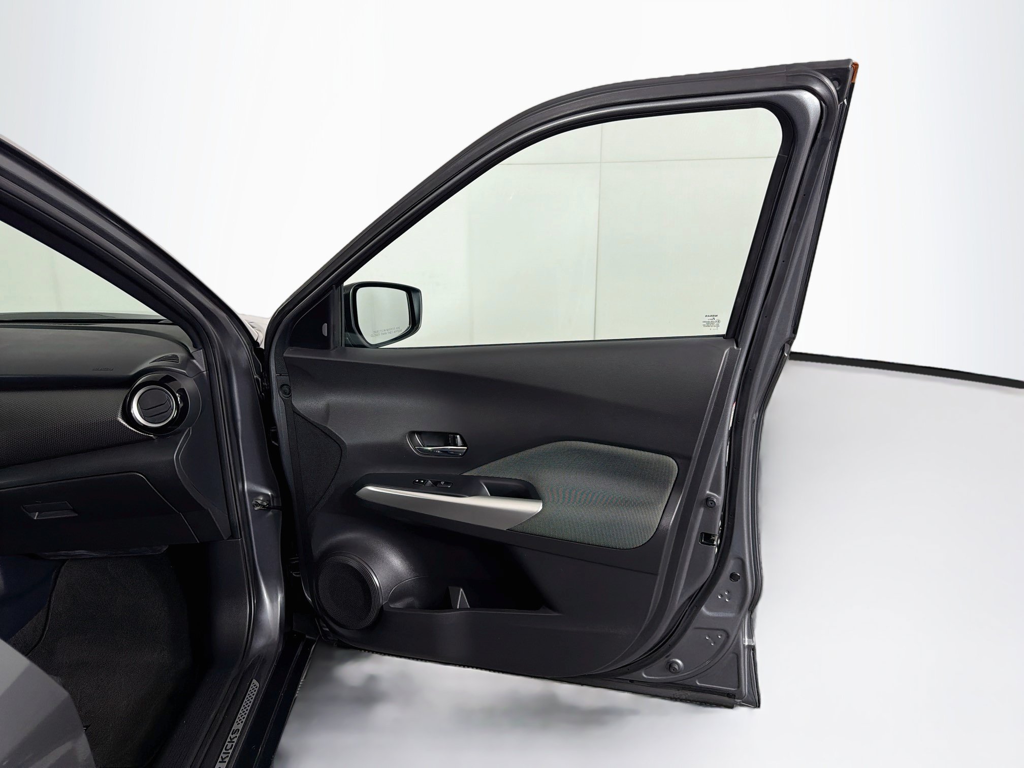Used 2020 Nissan Kicks SV FWD image 29