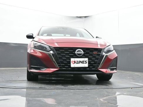 Used 2024 Nissan Altima 2.5 SR w/ SR Premium Package image 48