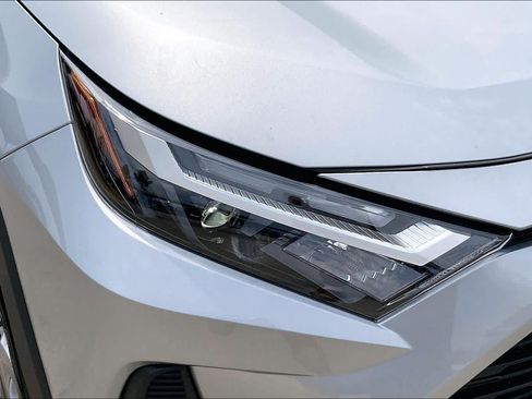 Used 2025 Toyota RAV4 XLE FWD image 53