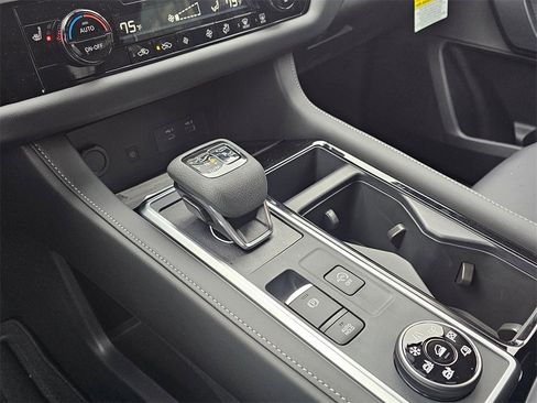 New 2025 Nissan Pathfinder SL w/ Lighting Package (N92) image 26