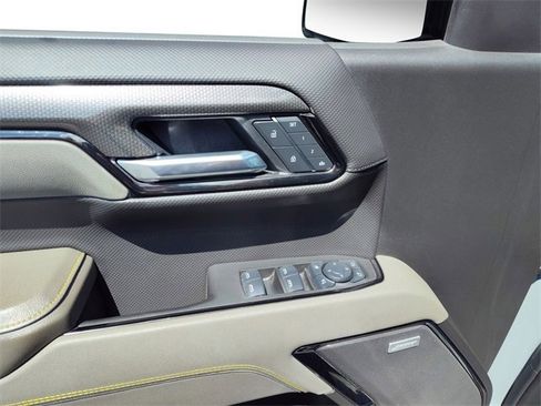 Used 2025 Chevrolet Silverado 1500 ZR2 w/ Technology Package image 25