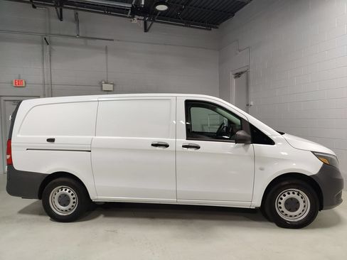 Used 2021 Mercedes-Benz Metris image 5