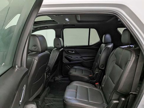 Used 2023 Chevrolet Traverse RS image 21