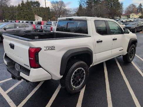 New 2025 Toyota Tacoma TRD Off-Road image 3