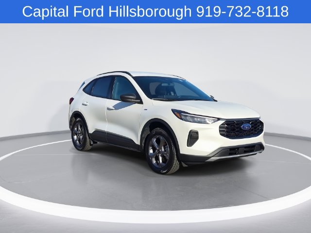 Used 2025 Ford Escape ST-Line w/ Tech Pack #1 AWD/4WD image 2