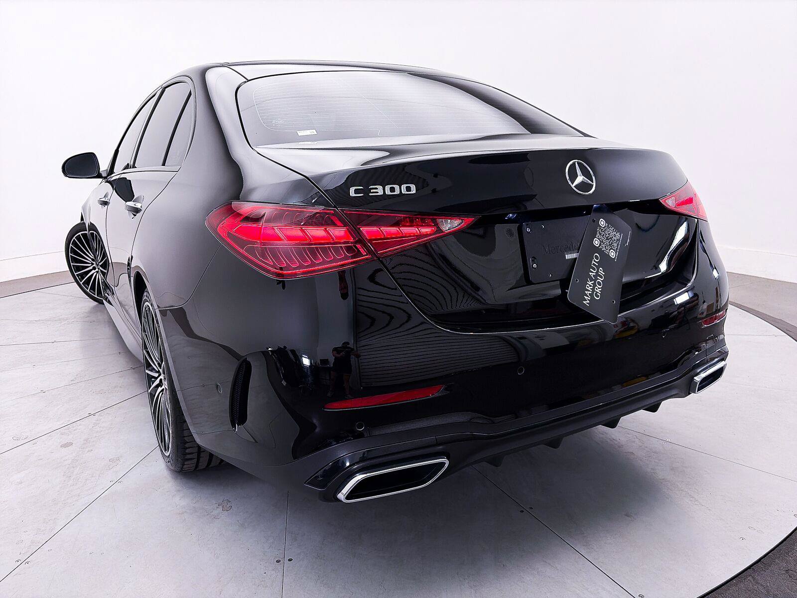 Used 2023 Mercedes-Benz C 300 Sedan image 4