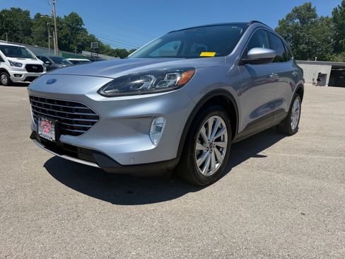 Used 2022 Ford Escape Titanium w/ Titanium Elite Package AWD/4WD image 8