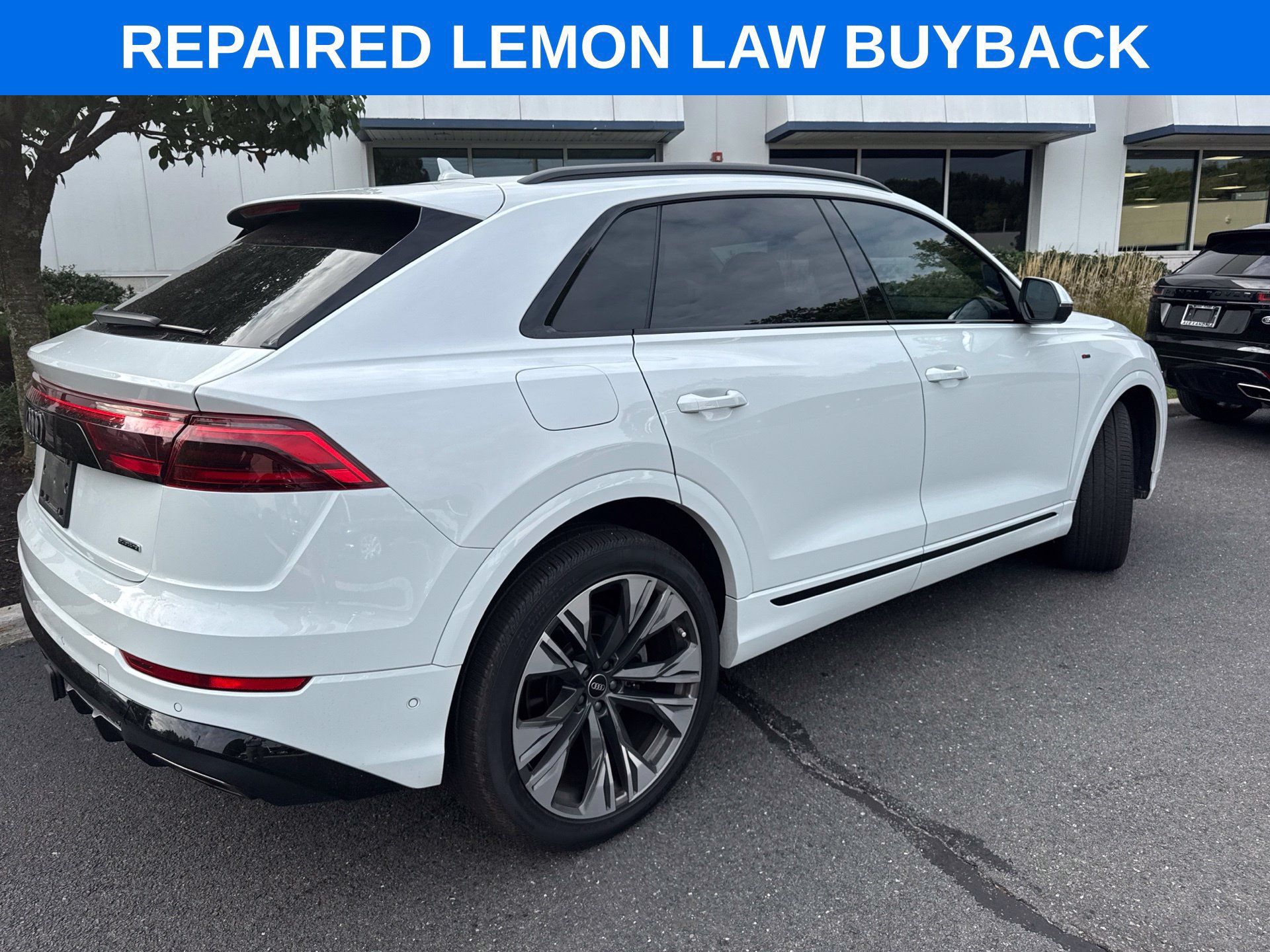 Used 2025 Audi Q8 Premium Plus w/ Premium Plus Package AWD/4WD image 2