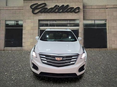 Used 2018 Cadillac XT5 Luxury w/ Driver Awareness Package AWD/4WD image 8