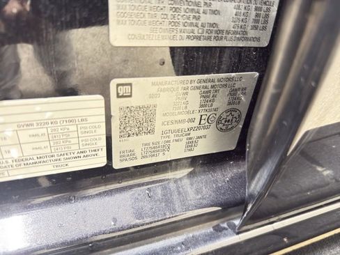 Used 2023 GMC Sierra 1500 AT4 w/ AT4 Preferred Package image 32