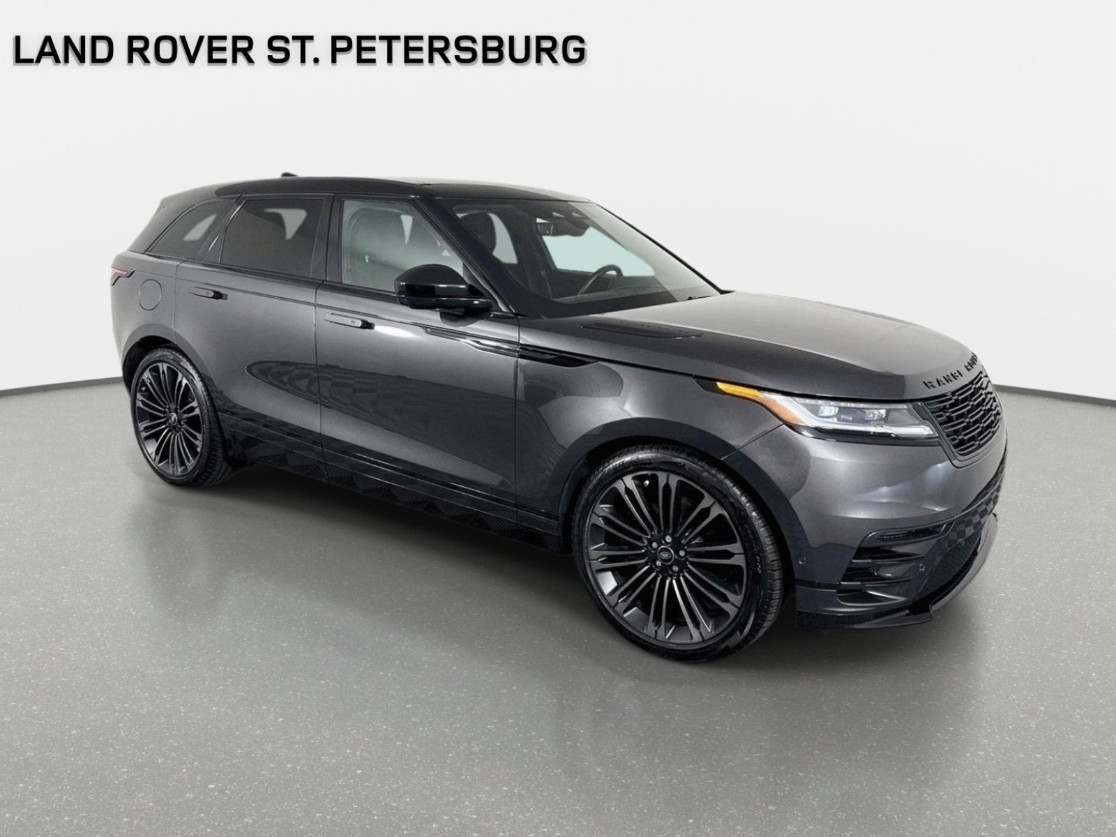 Used 2026 Land Rover Range Rover Velar Dynamic SE AWD/4WD image 3